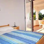 לינה וארוחת בוקר Ritosa