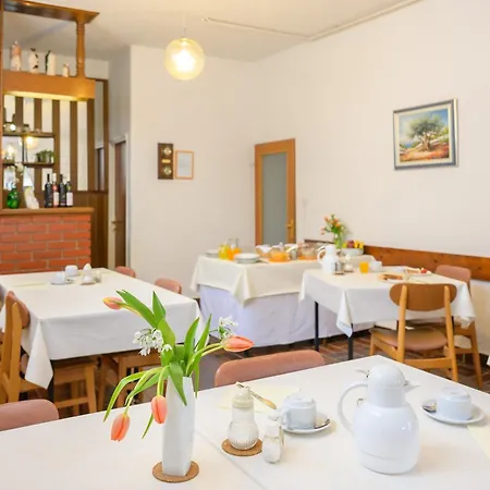 Ritosa Oda ve Kahvaltı Poreč