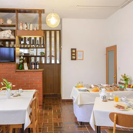 krevet i doručak Ritosa 3*