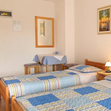 Oda ve Kahvaltı Ritosa 3*