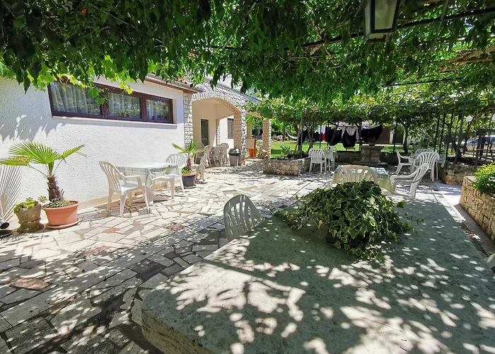 Ritosa Bed & Breakfast 3*