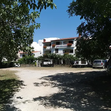 Ritosa Bed and Breakfast 3*